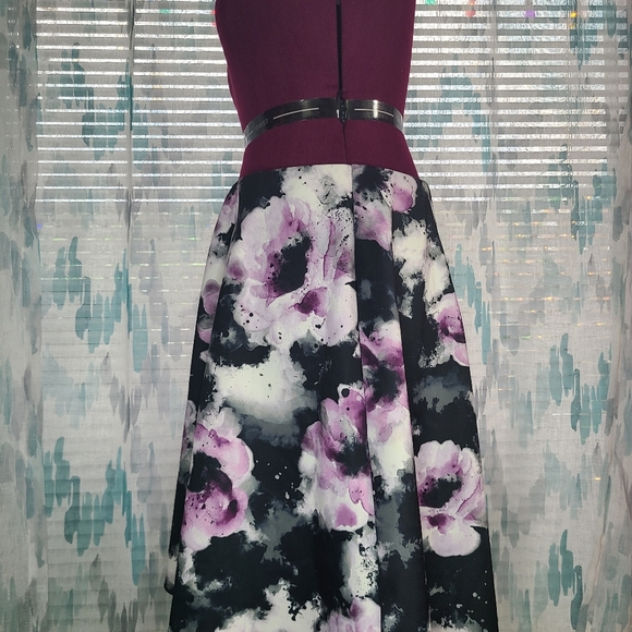 Torrid - Floral skater skirt - Picture 3 of 6